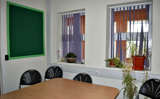 Regular_small_meeting_room_-_gorse_hill