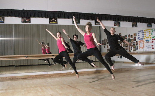 Regular_facilities_dance_th