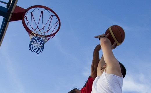 Regular_outdoor_basketball_2